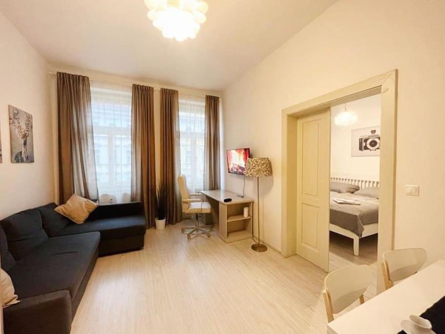 Leger Residence Apartment Прага Экстерьер фото